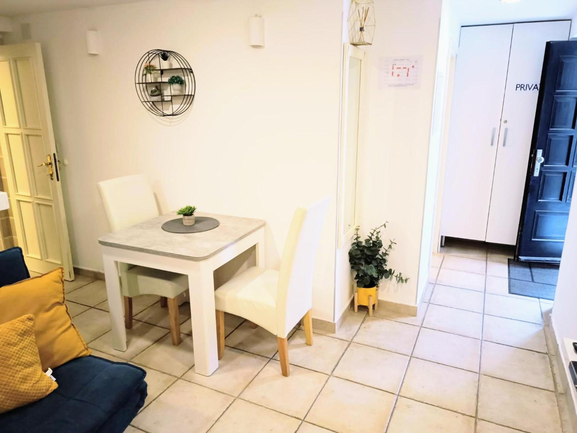 As Lucana Apartment - Ground Floor วิส ภายนอก รูปภาพ
