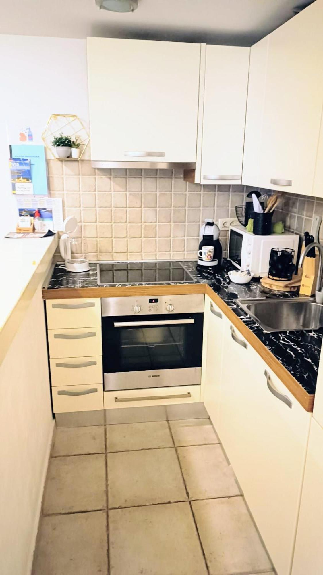 As Lucana Apartment - Ground Floor วิส ภายนอก รูปภาพ