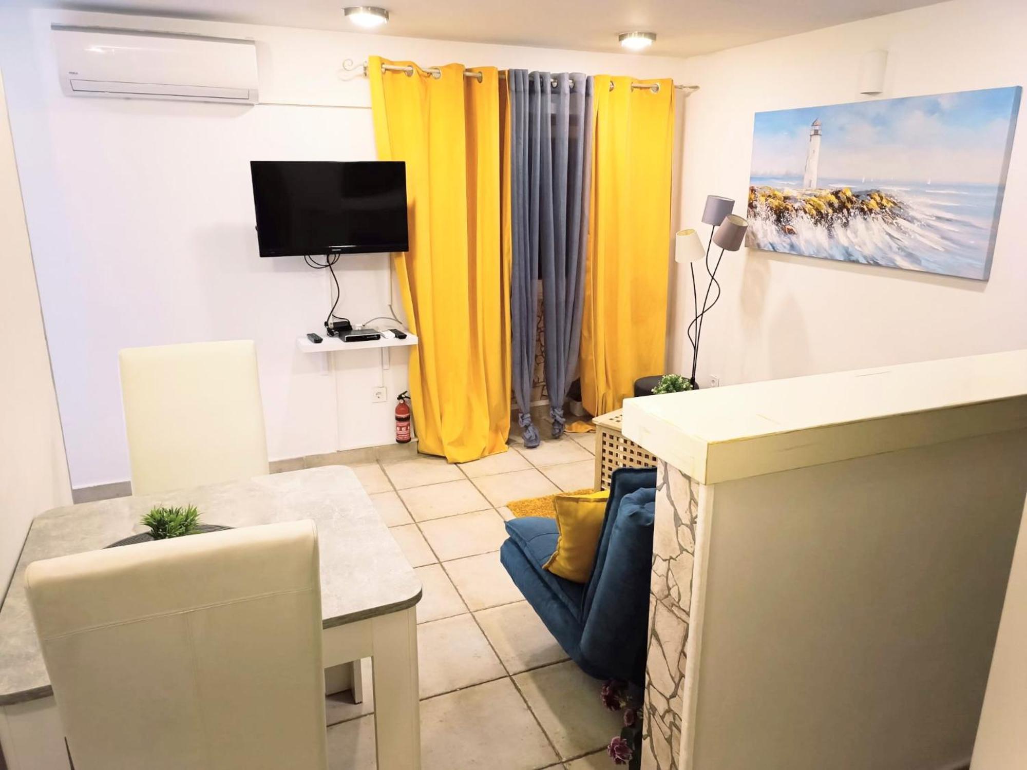 As Lucana Apartment - Ground Floor วิส ภายนอก รูปภาพ